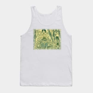 La Sagrada Familia breath-taking exterior: architecture photography Tank Top